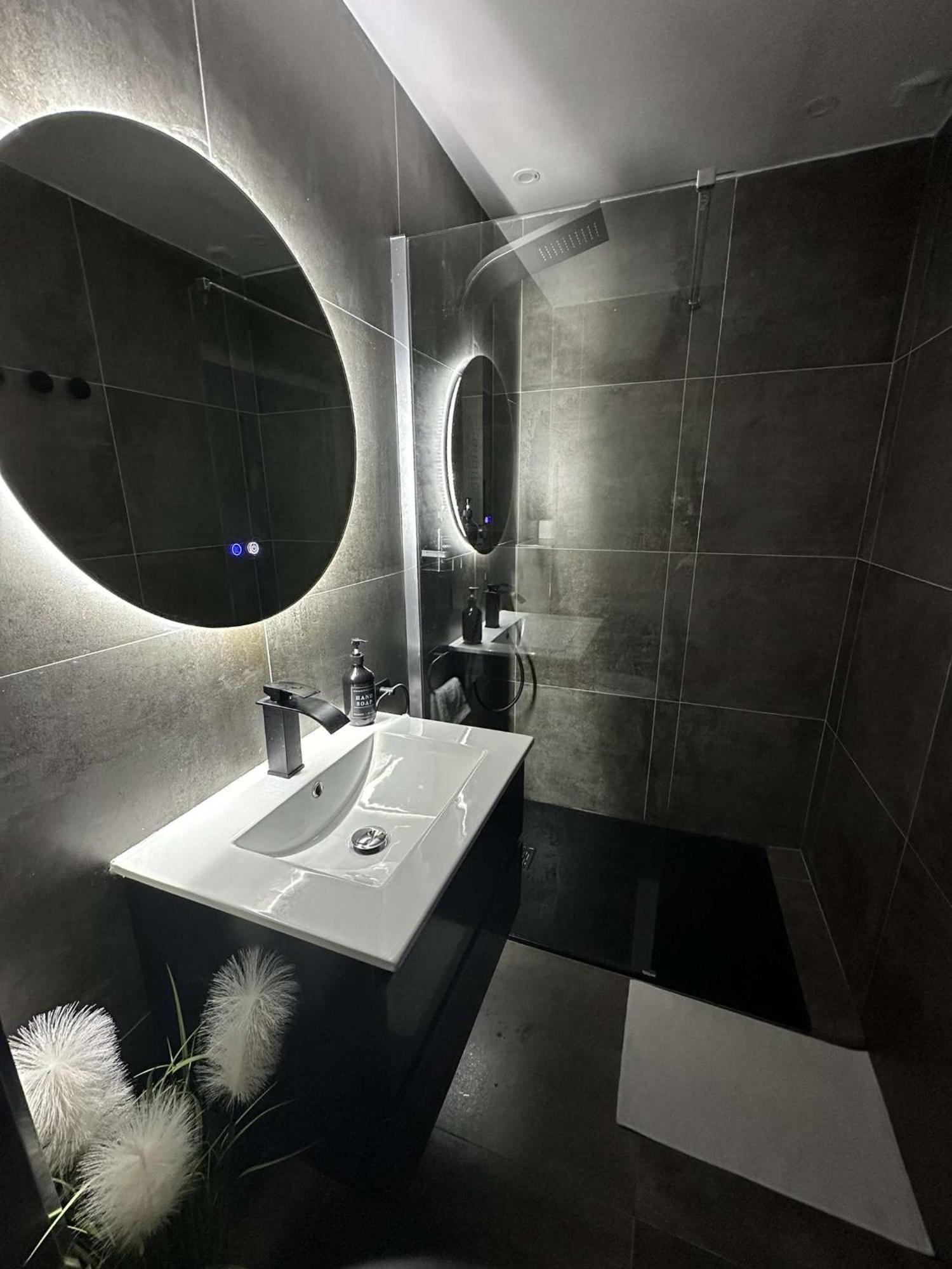 Dima Suite Jacuzzi Privatif Vedène Extérieur photo